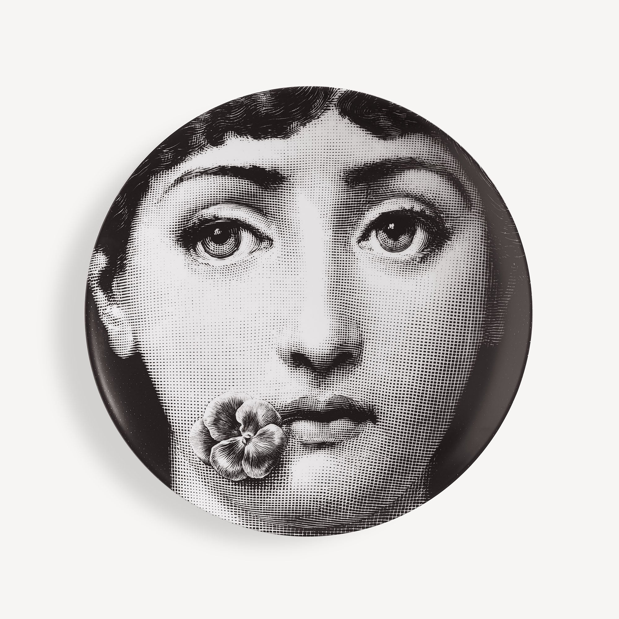 Wall plate Tema e Variazioni n.137 in White/Black | Fornasetti Wall plate Tema e Variazioni n.137 in White/Black | Fornasetti