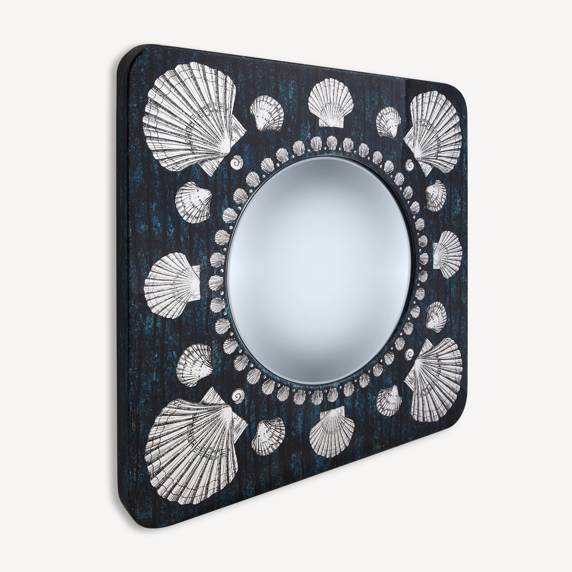 Frame with convex mirror Giro di conchiglie