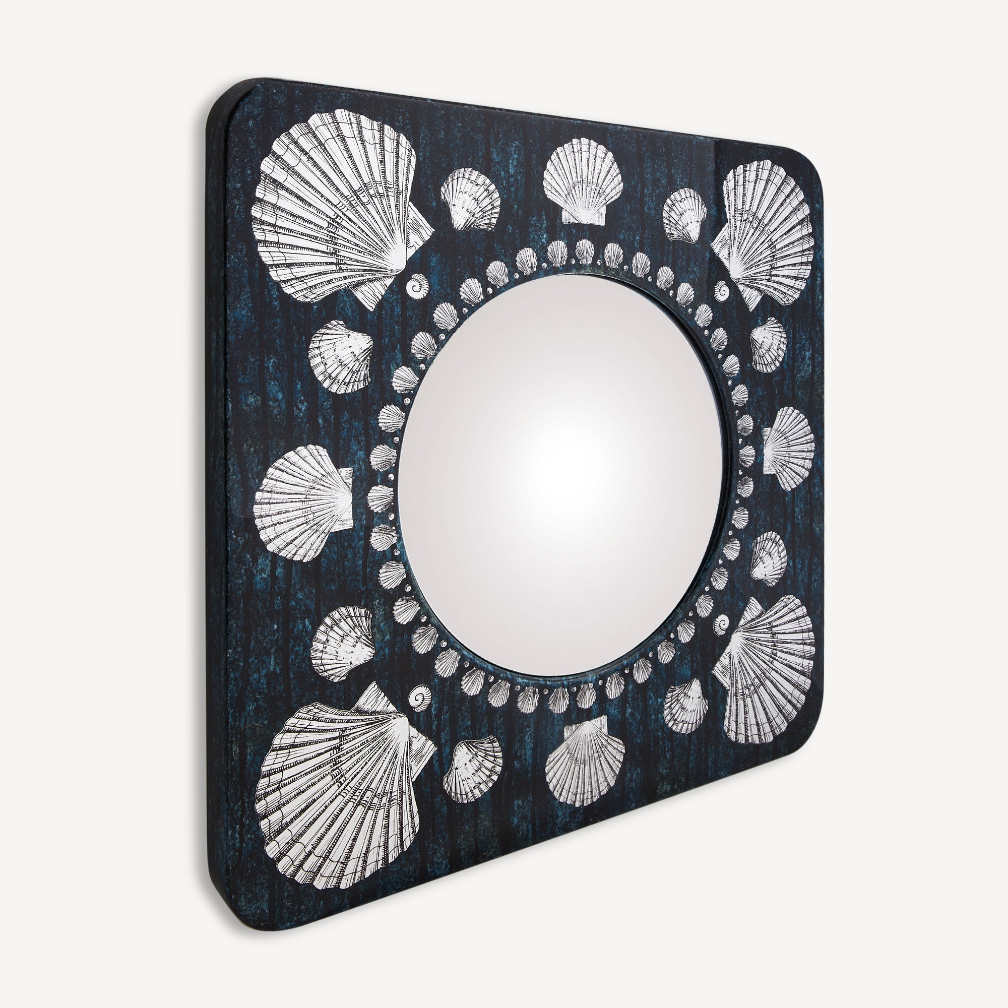 Frame with flat mirror Giro di conchiglie