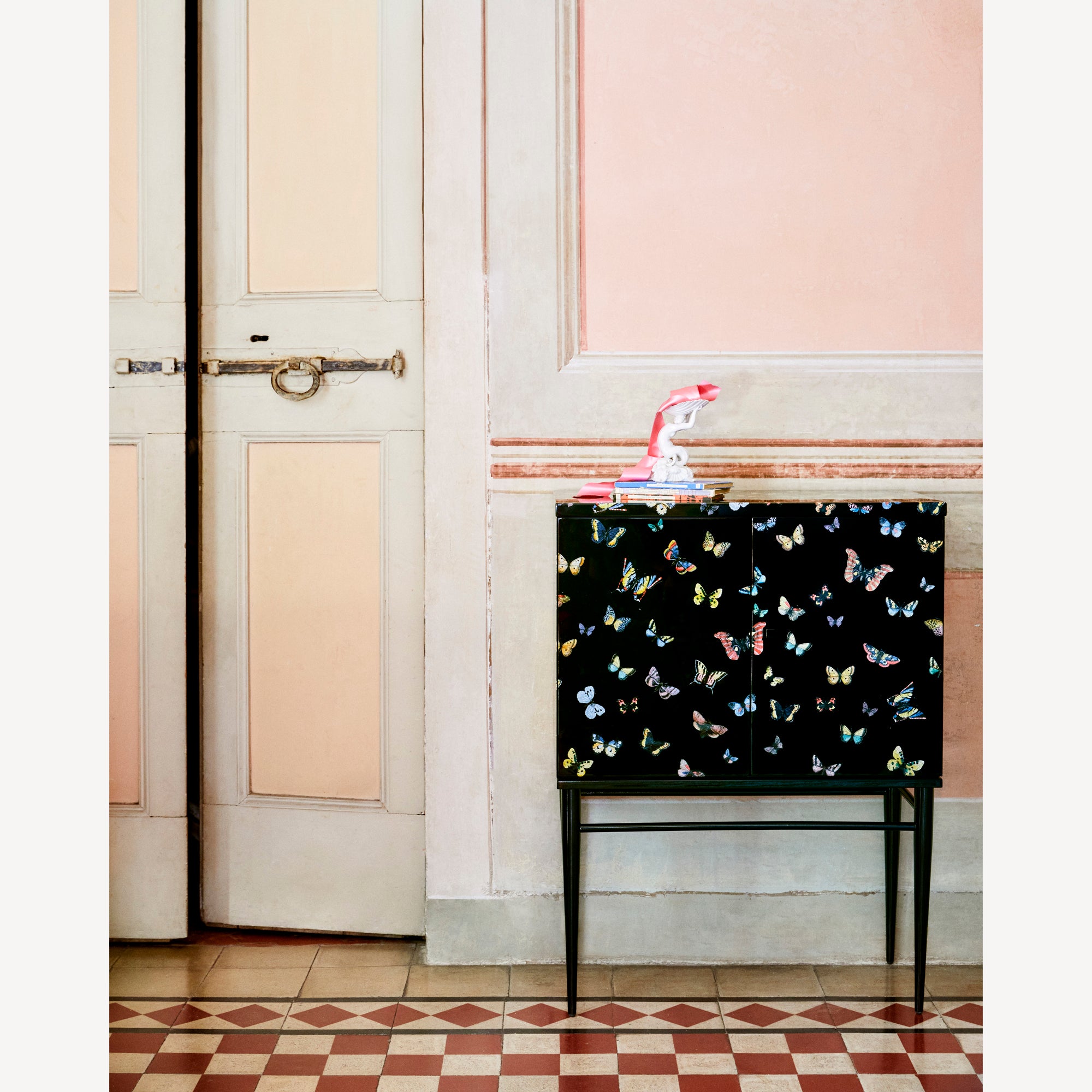 Raised small sideboard Farfalle