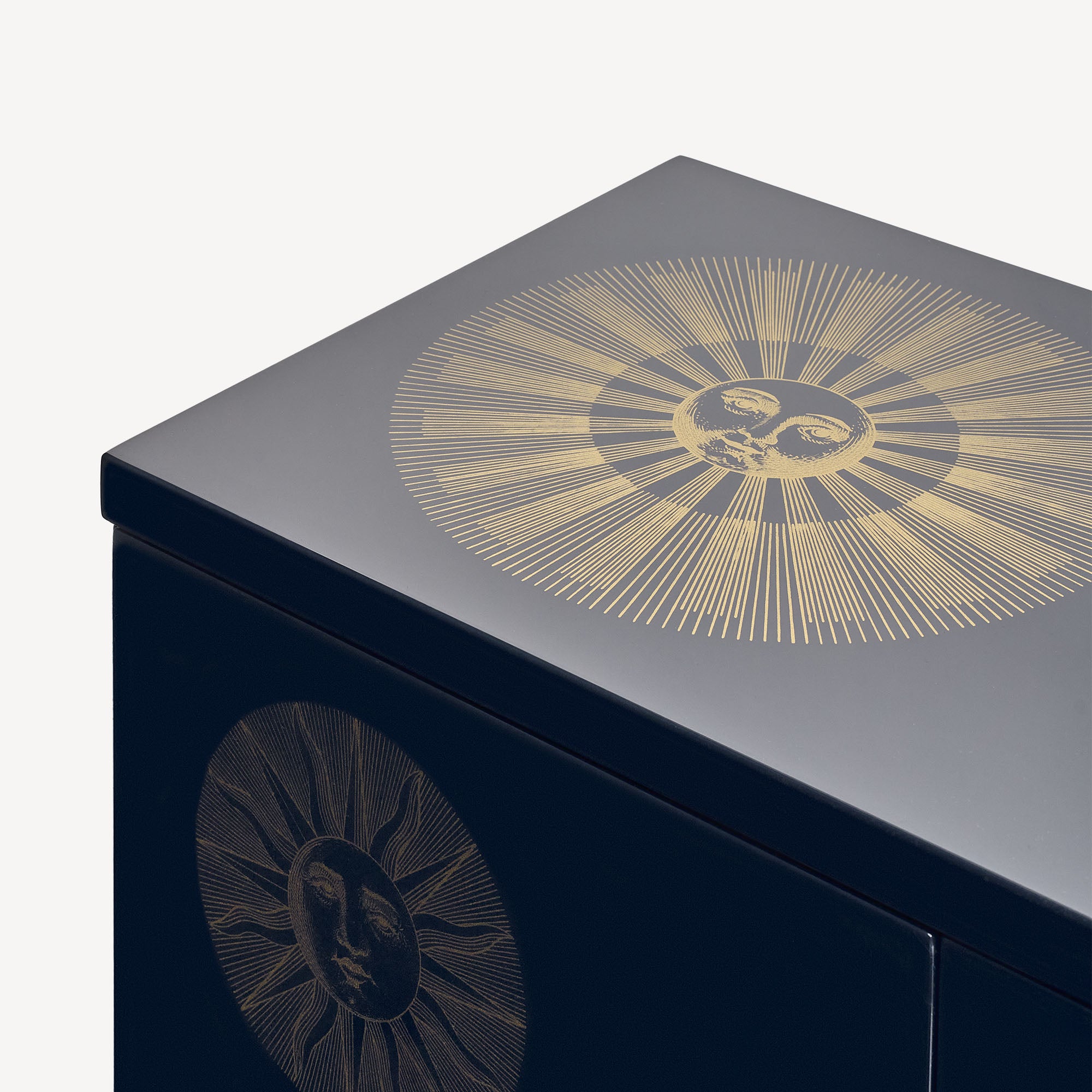 Small raised cabinet Soli e Lune