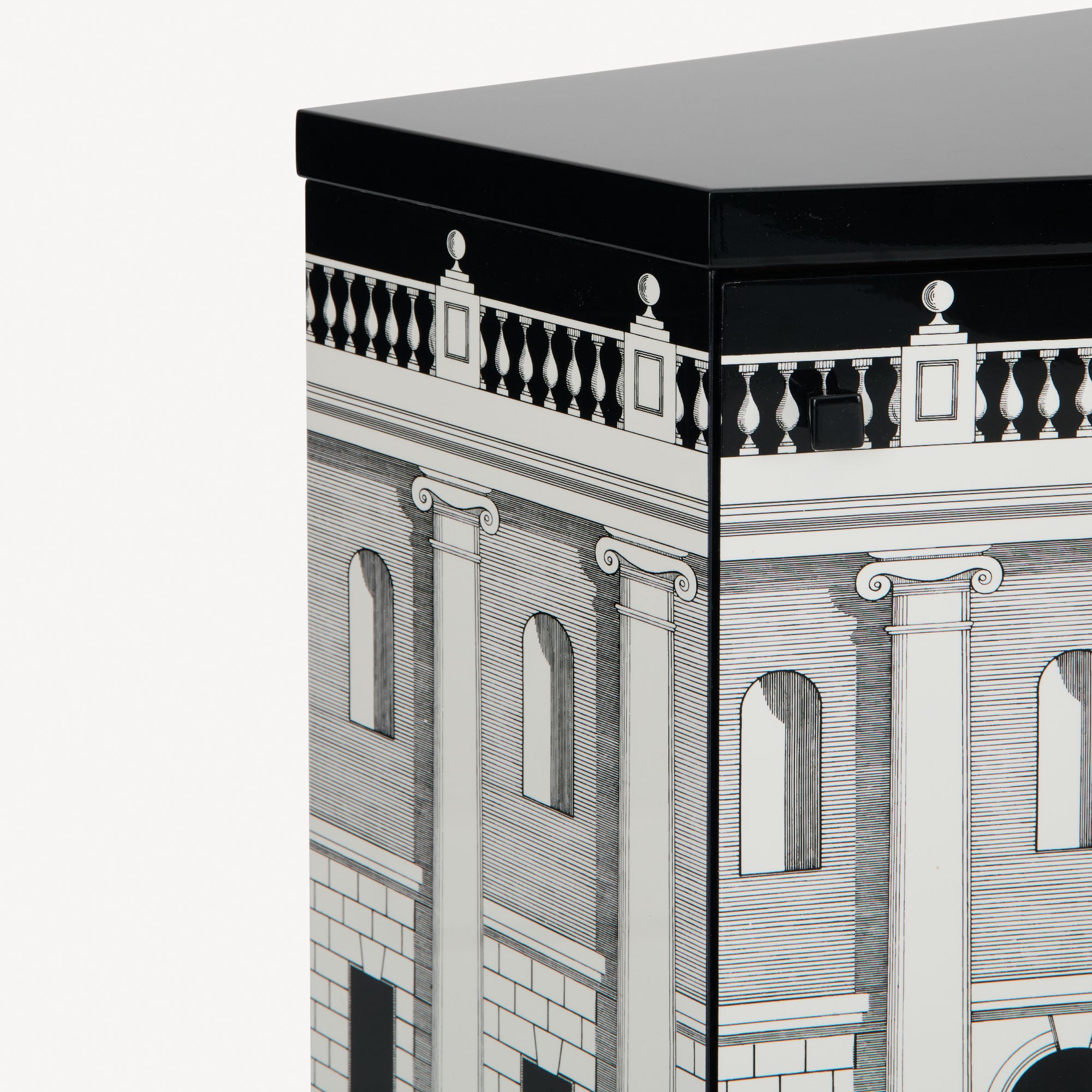 Polyhedric bedside table Casa con Colonne