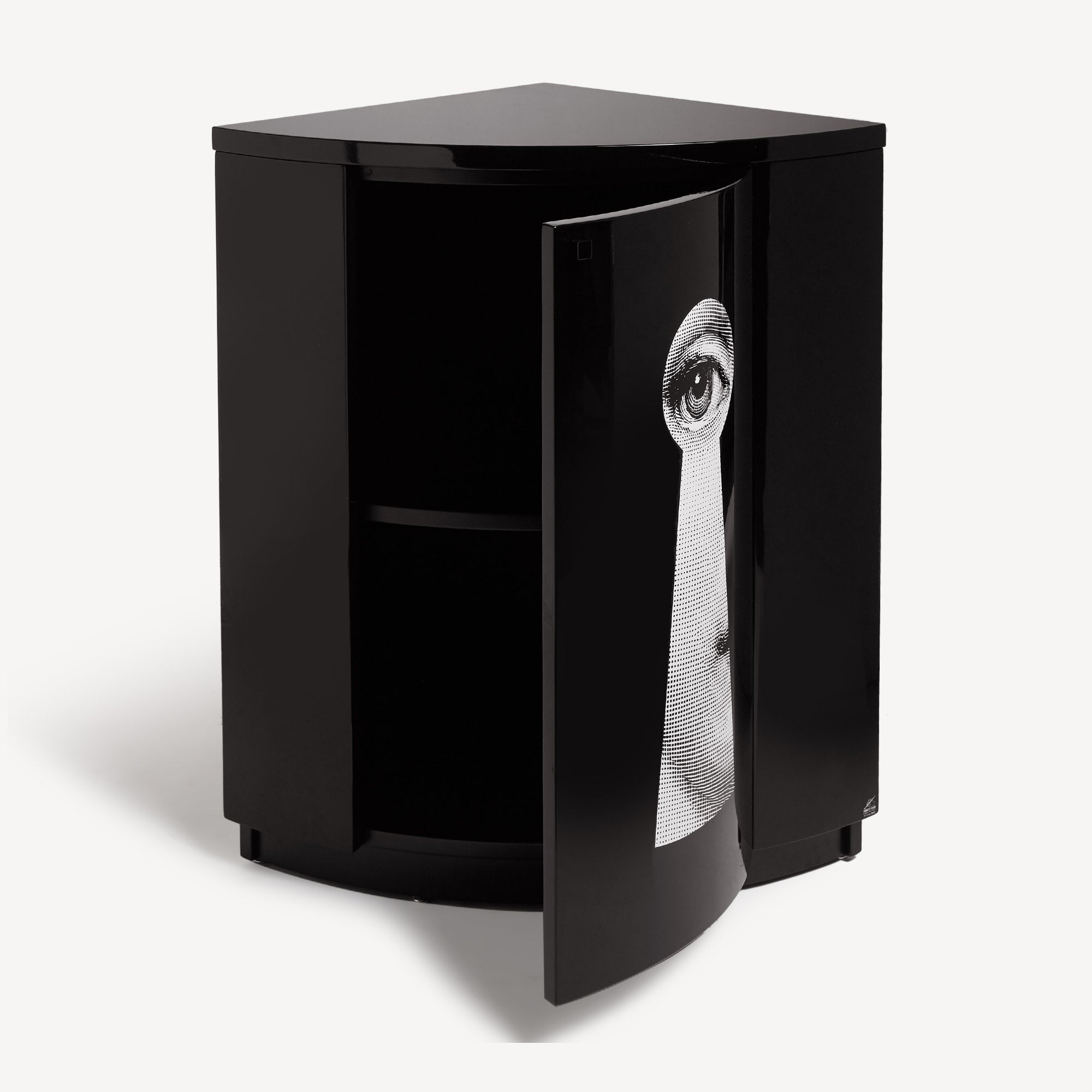 Corner cabinet Serratura