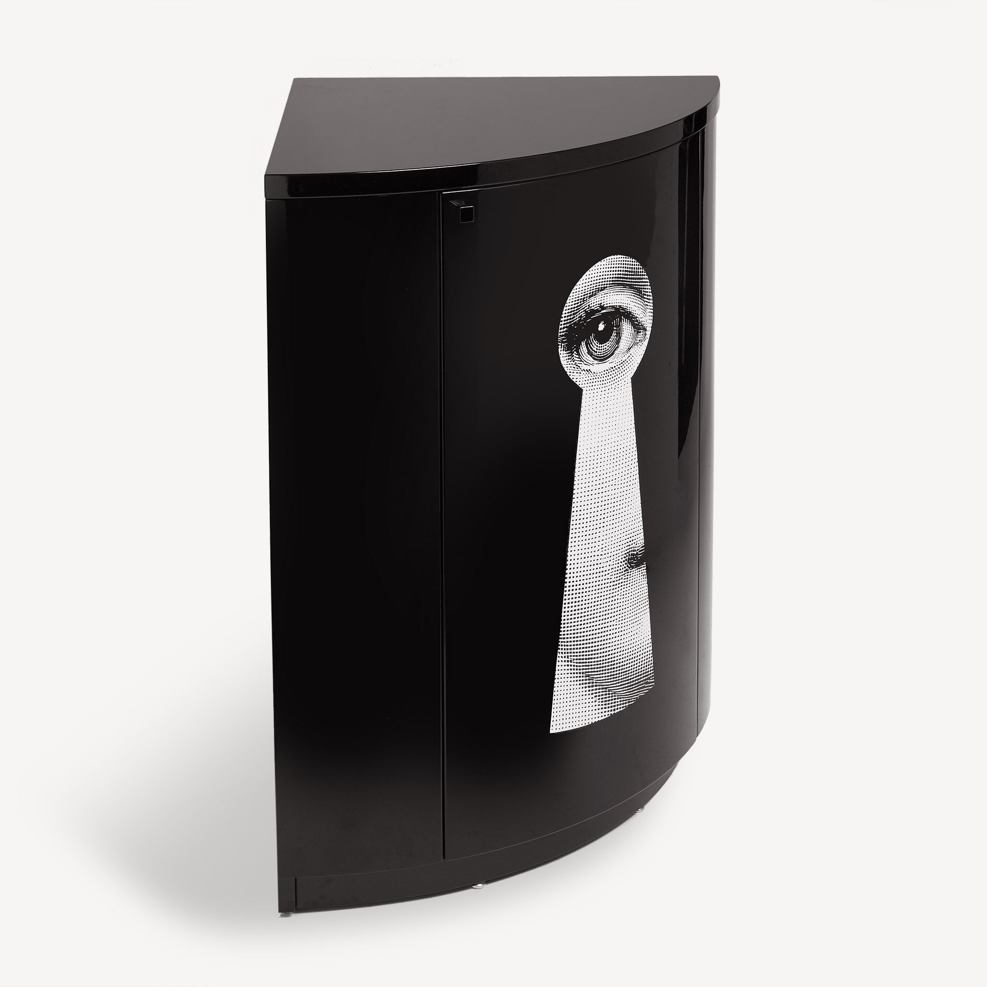 Corner cabinet Serratura