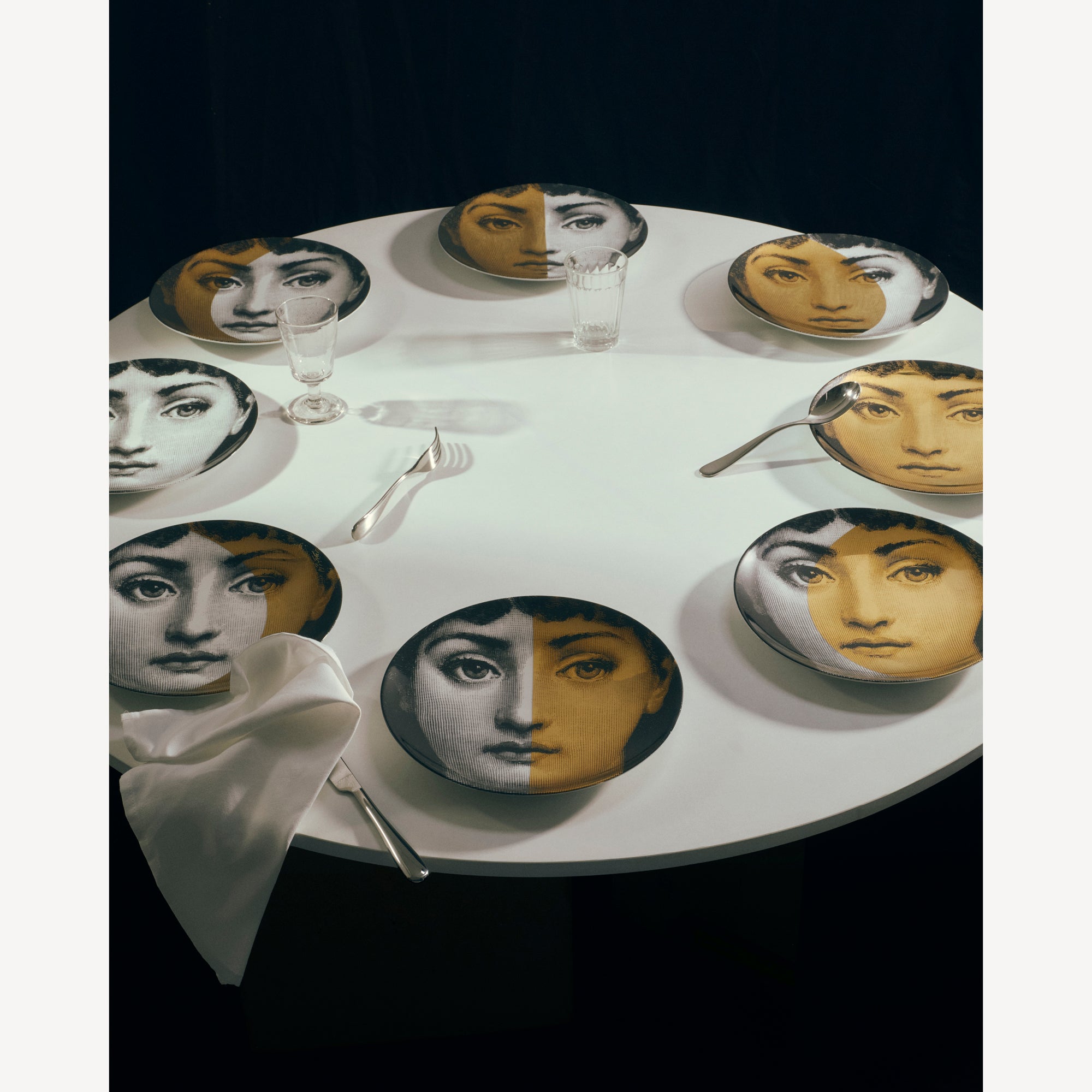Formnasetti お皿 Set of 8 plates Fasi lunari in White/Black/Gold | Fornasetti