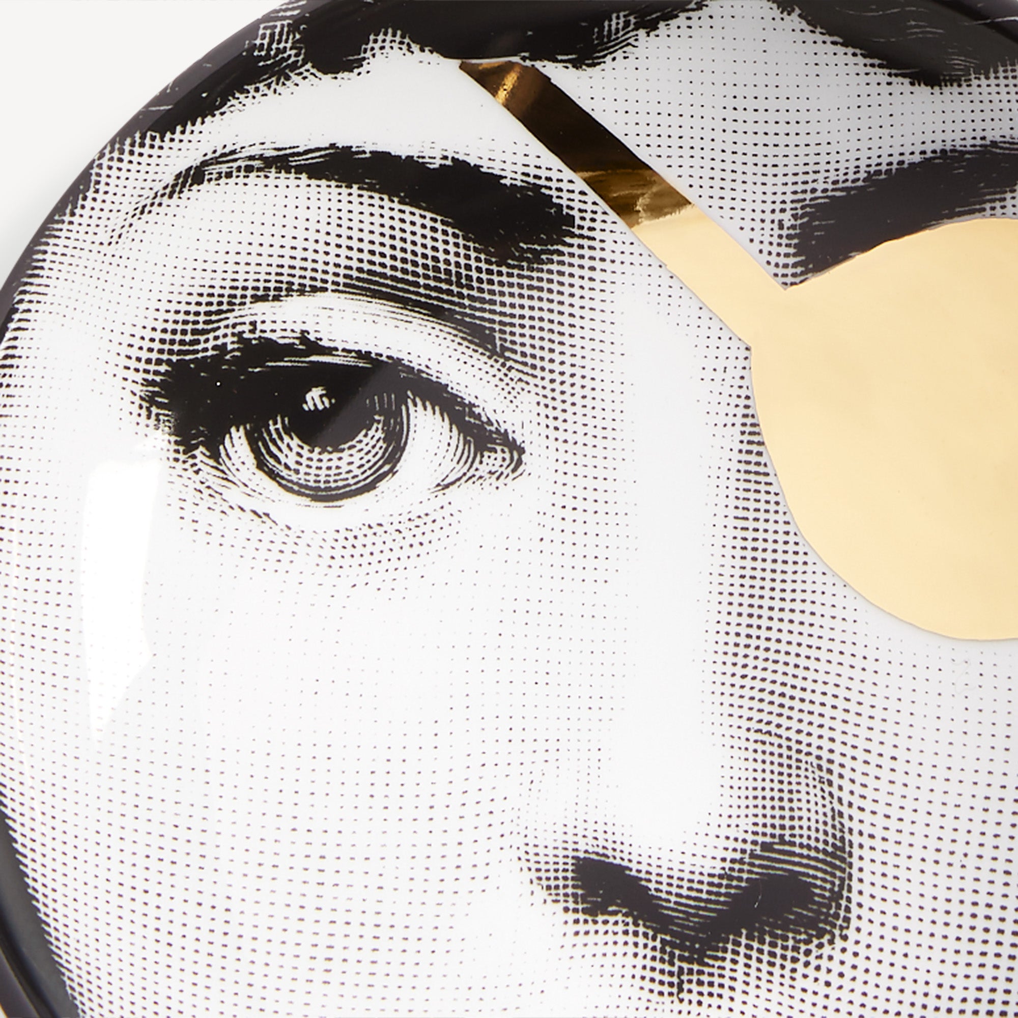 Ashtray Tema e Variazioni n.8 in White/Black/Gold | Fornasetti