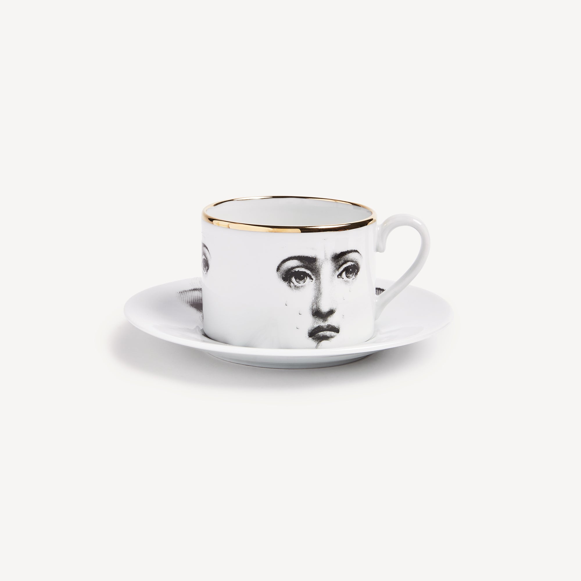 Tea cup Tema e Variazioni Il fumo fa male