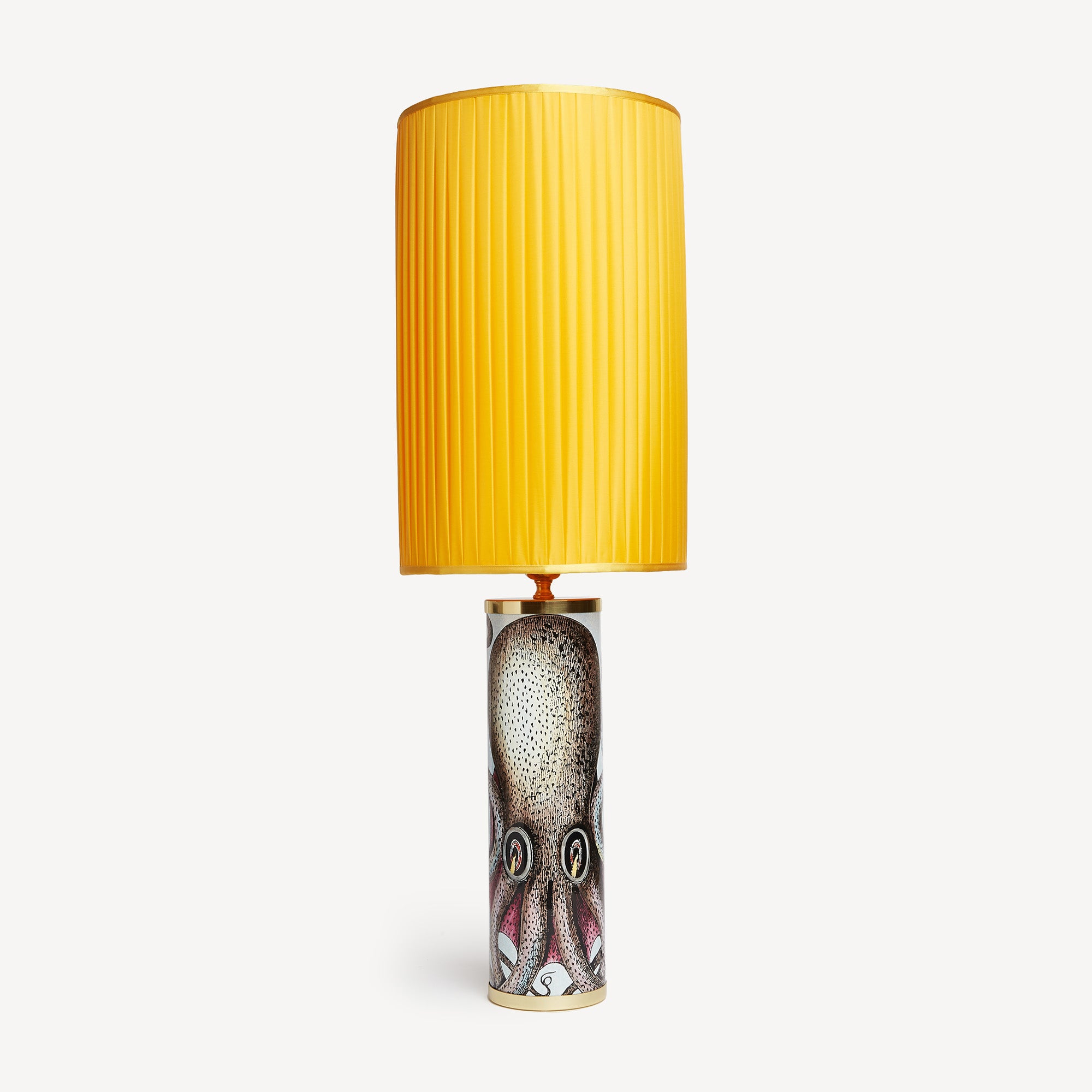 Cylindrical pleated lampshade