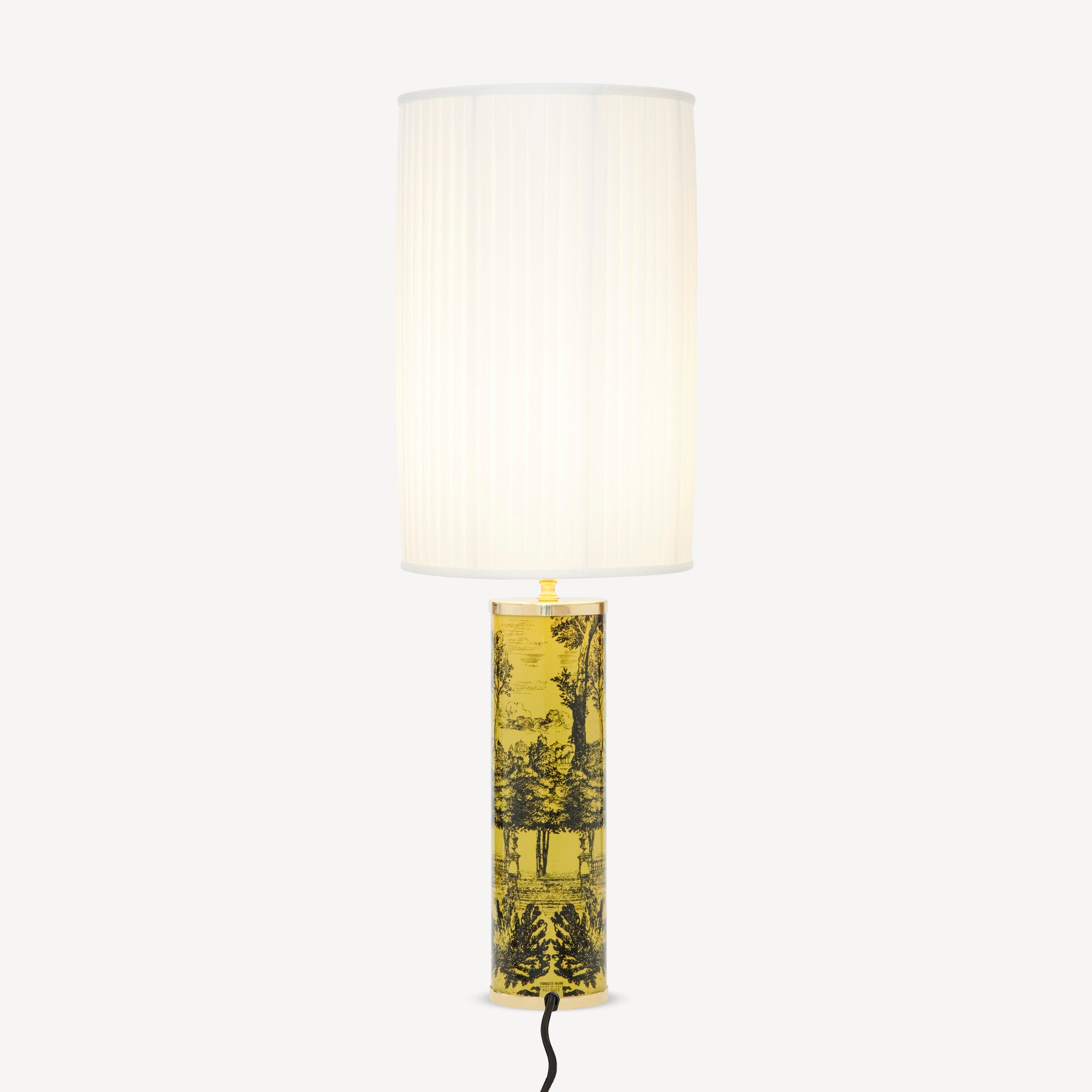 Cylindrical pleated lampshade