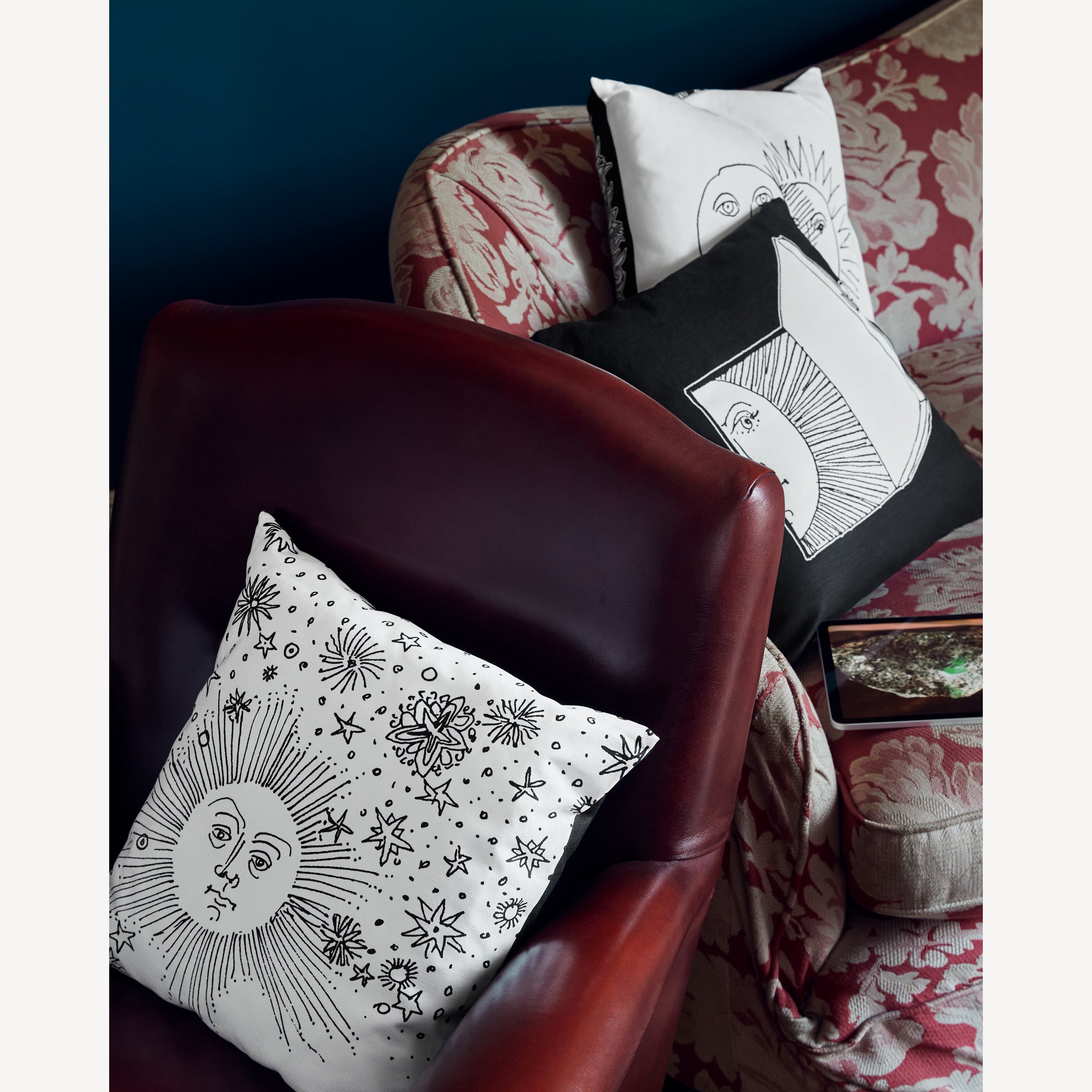 Cushion Solamente in White/Black | Fornasetti® – Fornasetti Store