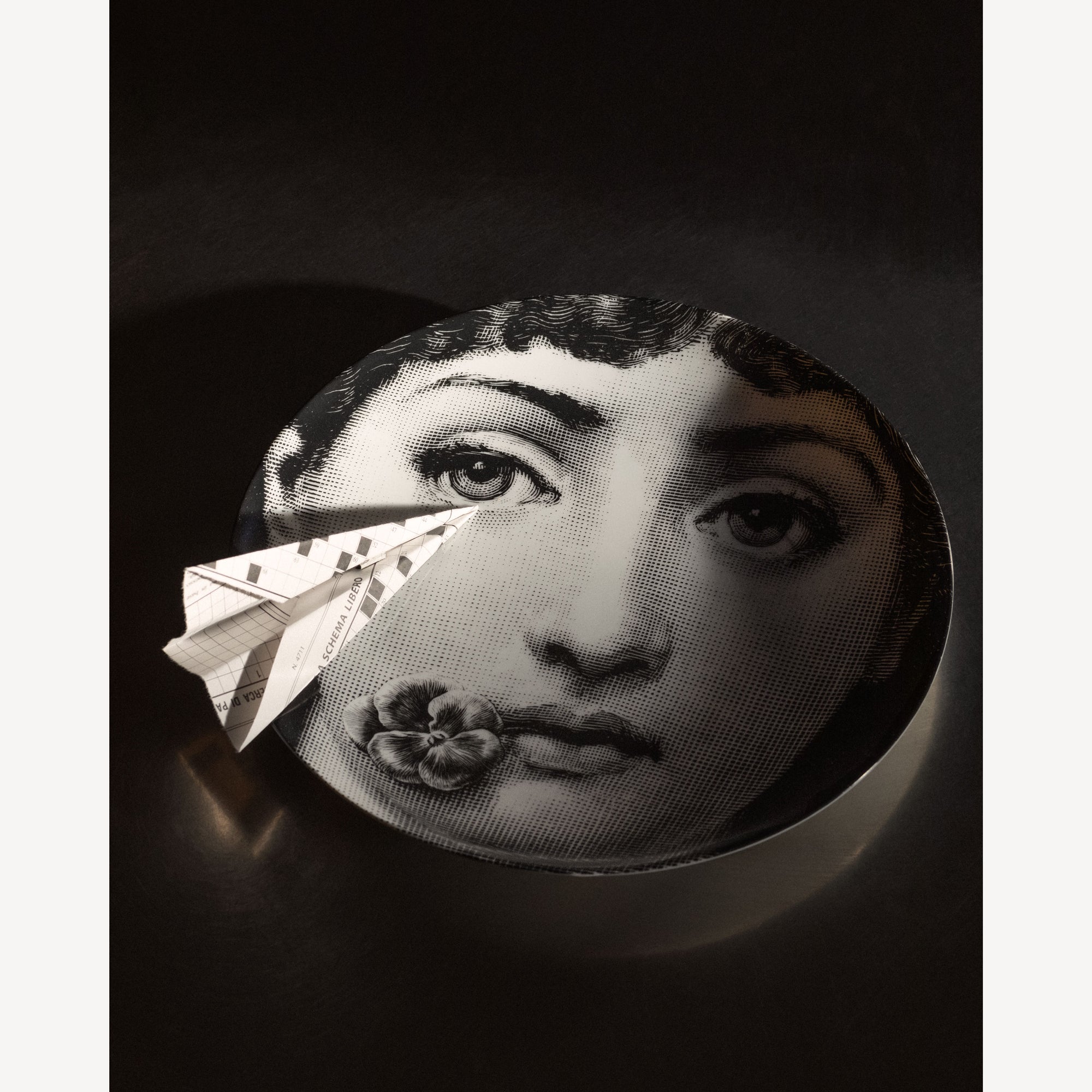 Wall plate Tema e Variazioni n.137 in White/Black | Fornasetti