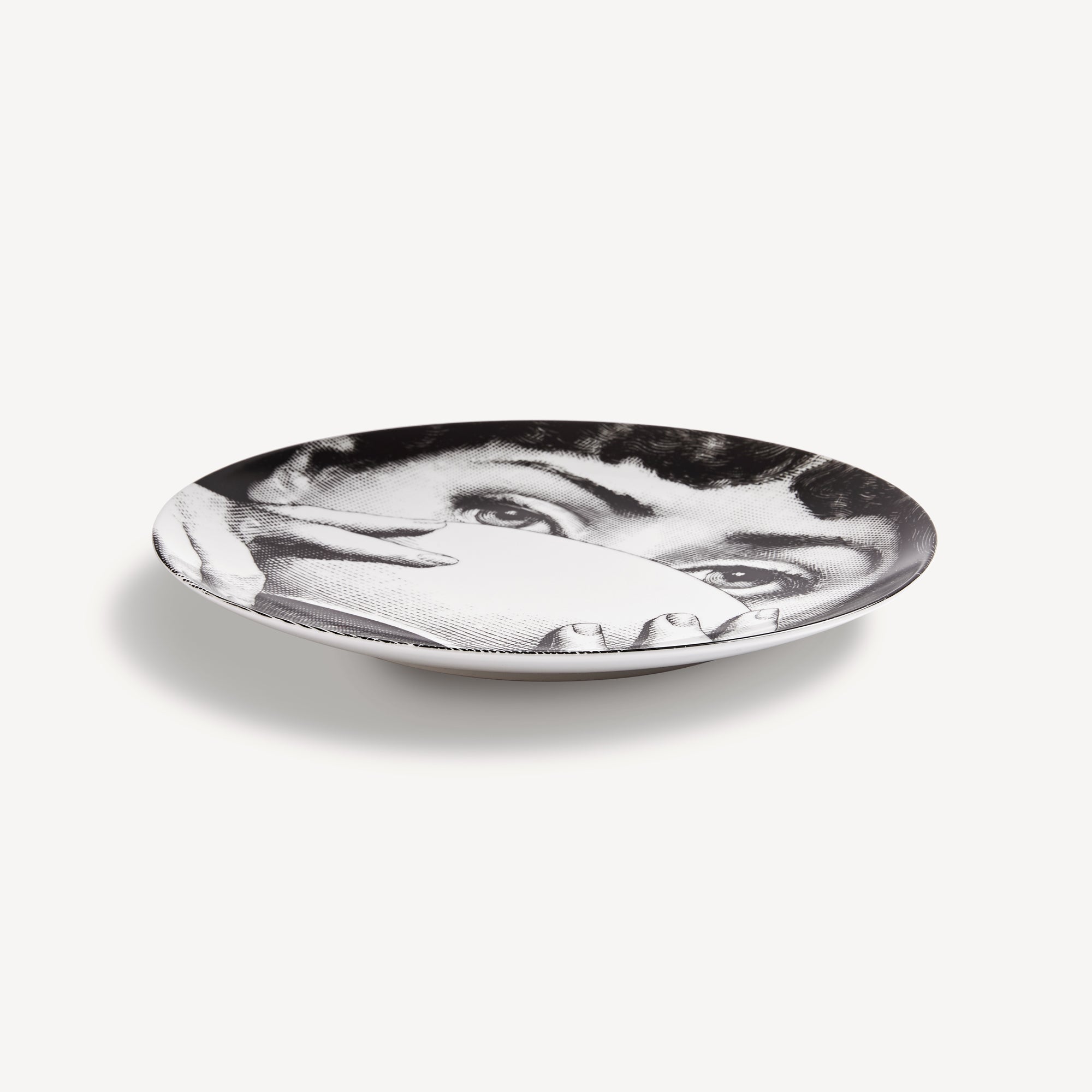 Fornasettiフォルナセッティ cammei プレート 皿 Decorative plates for walls - handpainted | Fornasetti