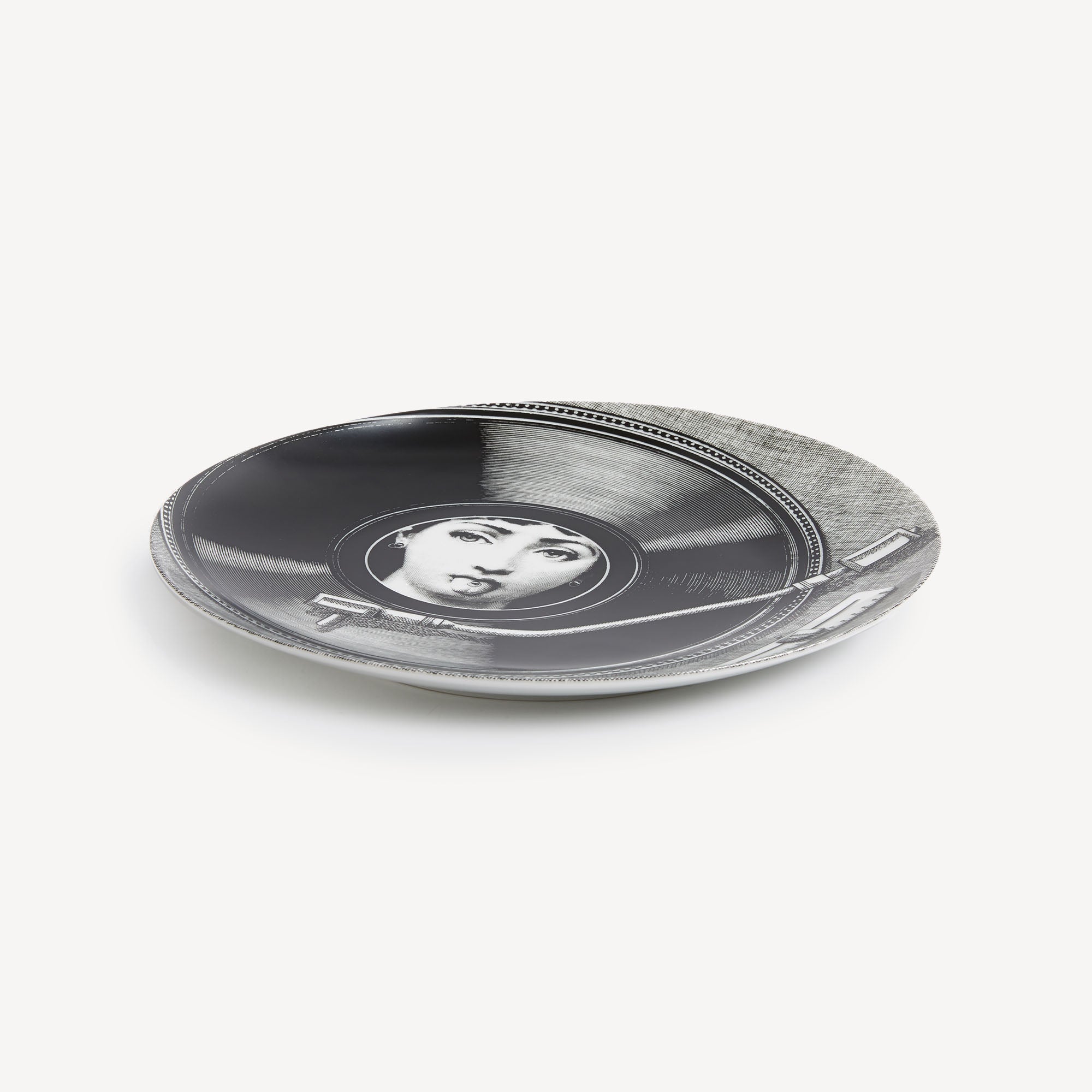 Decorative plates for walls - handpainted | Fornasetti