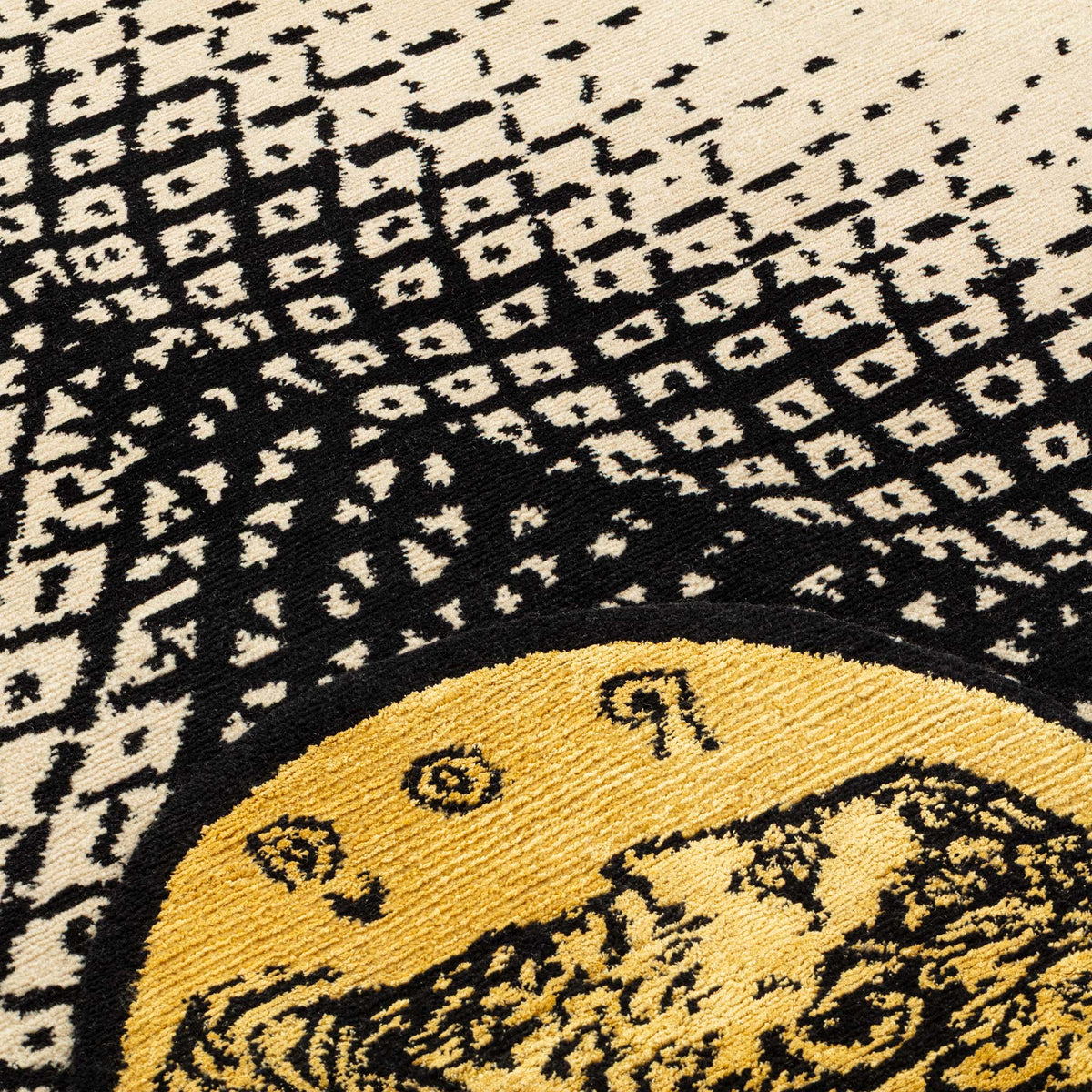 Rug Mano con moneta