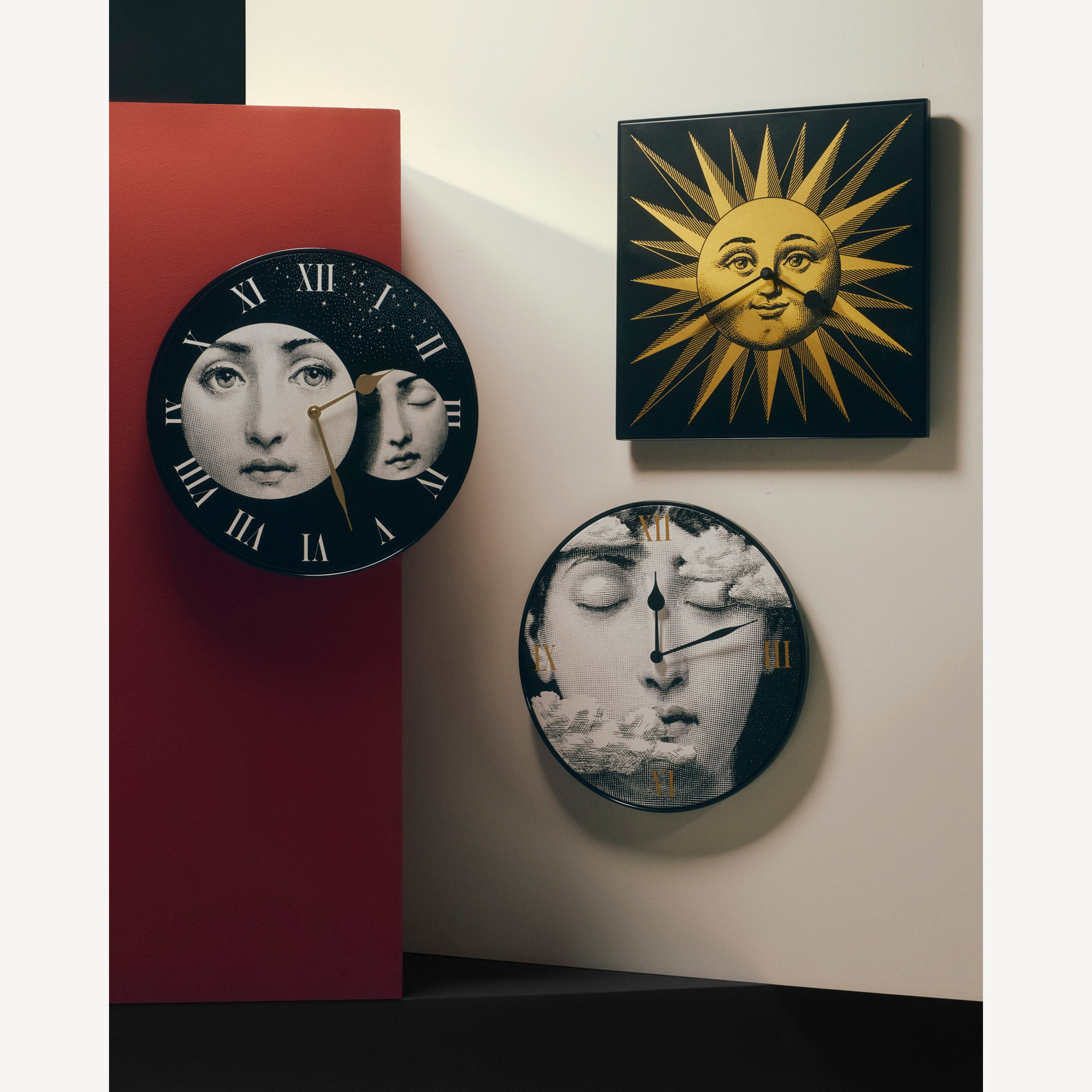 Wall clock Tra le Nuvole in White/Black | Fornasetti® – Fornasetti