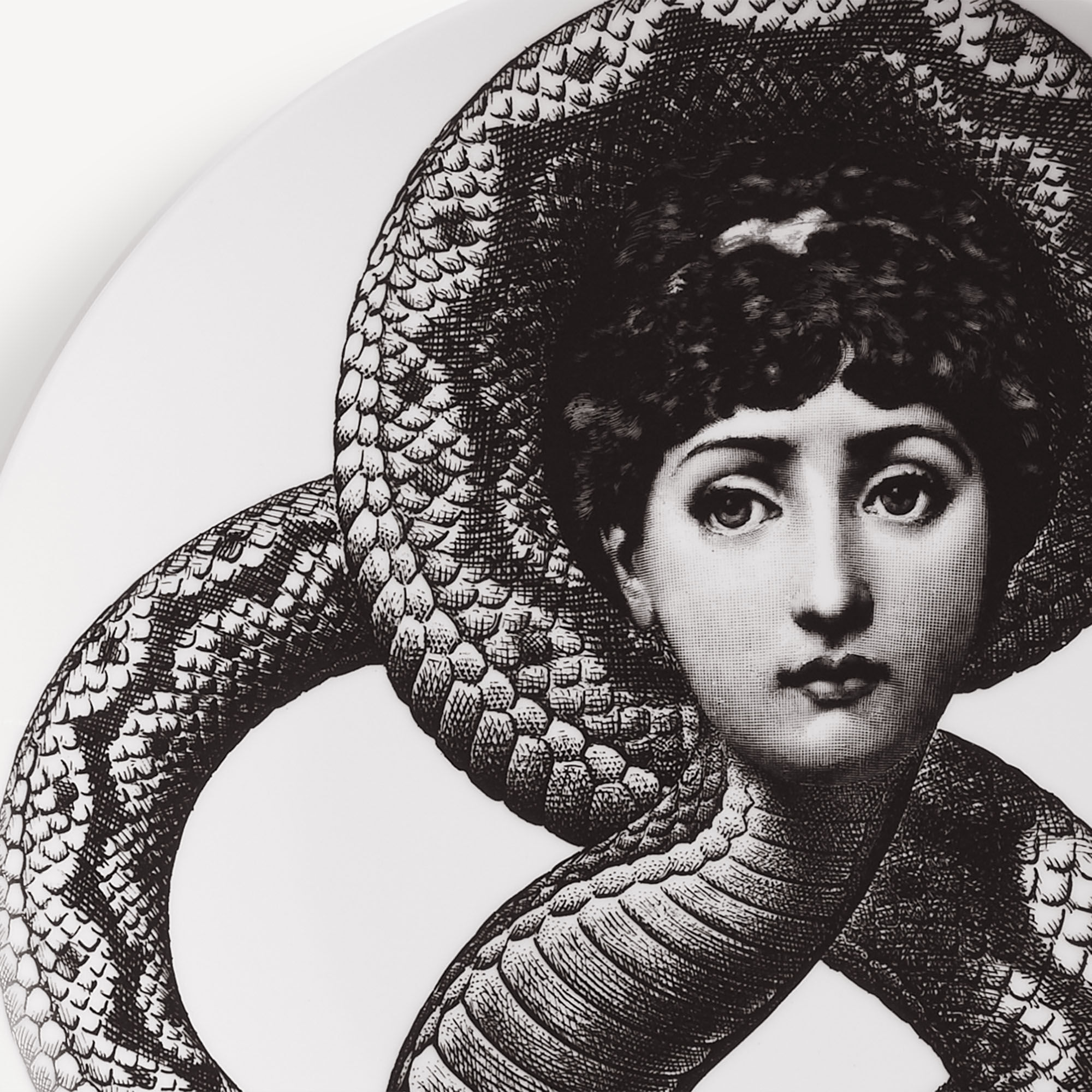 Wall plate Tema e Variazioni n.198 in White/Black | Fornasetti®