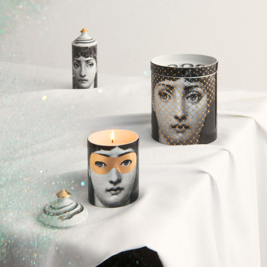 FORNASETTI SE POI Scented Candle - Mascherina Décor - Frutto Proibito Fragrance White/Black/Gold FPSMTV1ZFPFOR23BIA