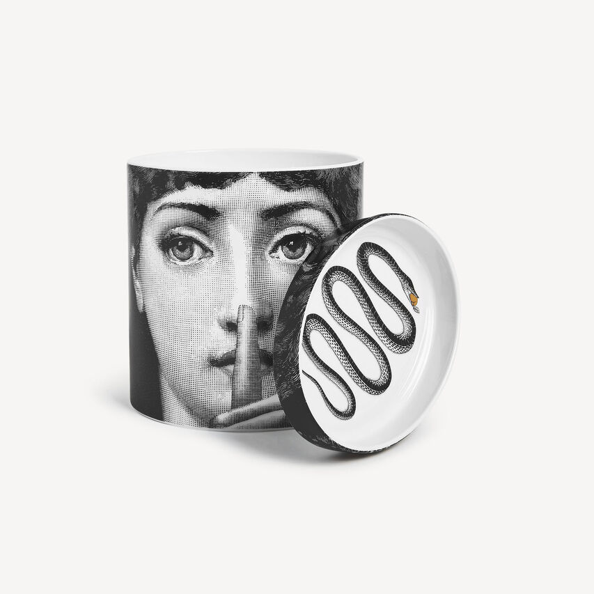 FORNASETTI NEL MENTRE Scented Candle - Mascherina Décor - Frutto Proibito Fragrance White/Black/Gold FPBTV1ZFPFOR23BIA