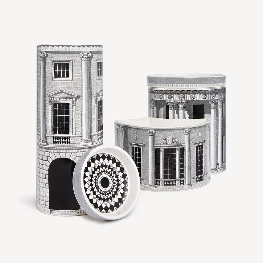 FORNASETTI NEL MENTRE Set of three scented Candles - Architettura Décor - Immaginazione Fragrance White/Black FPTRI419IMFOR22BIA
