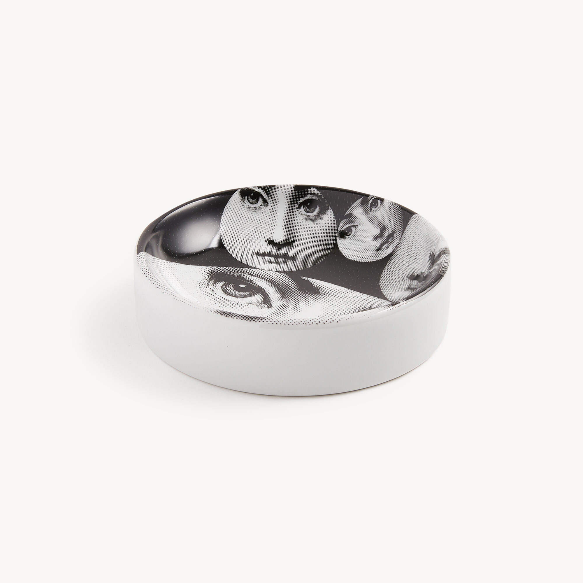 Round ashtray Tema e Variazioni n.242 in White/Black | Fornasetti®