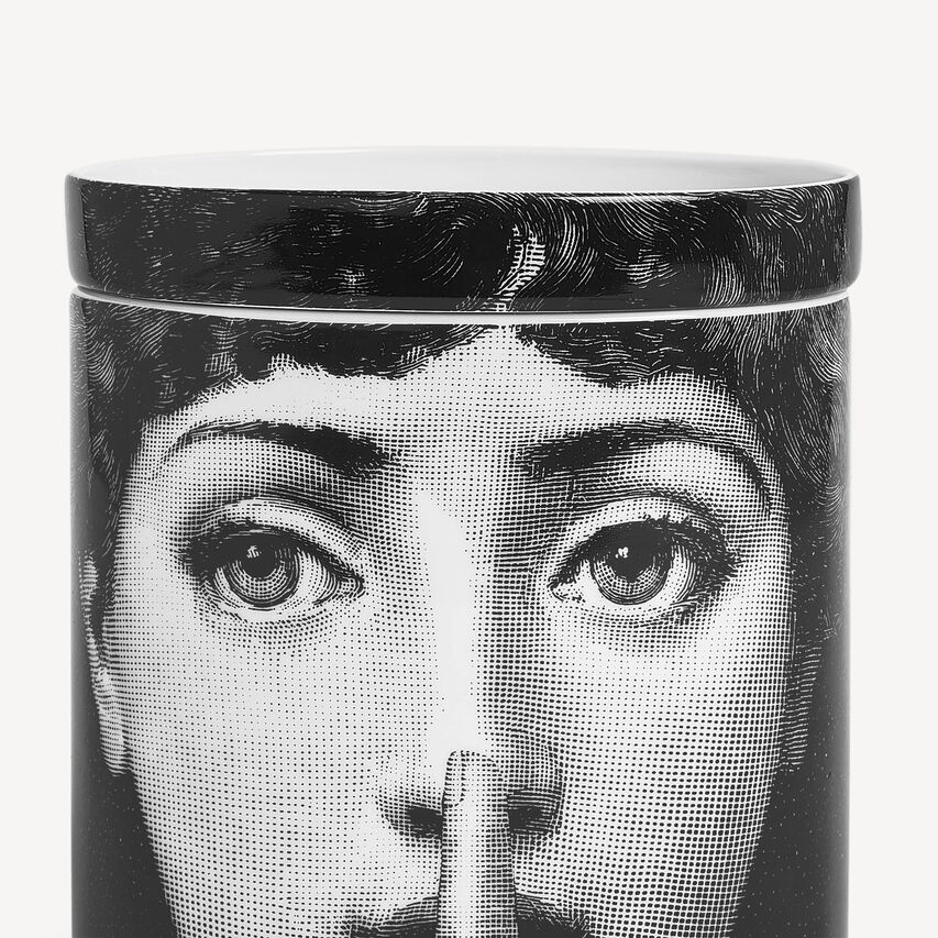 FORNASETTI NEL MENTRE Scented Candle - Mascherina Décor - Frutto Proibito Fragrance White/Black/Gold FPBTV1ZFPFOR23BIA