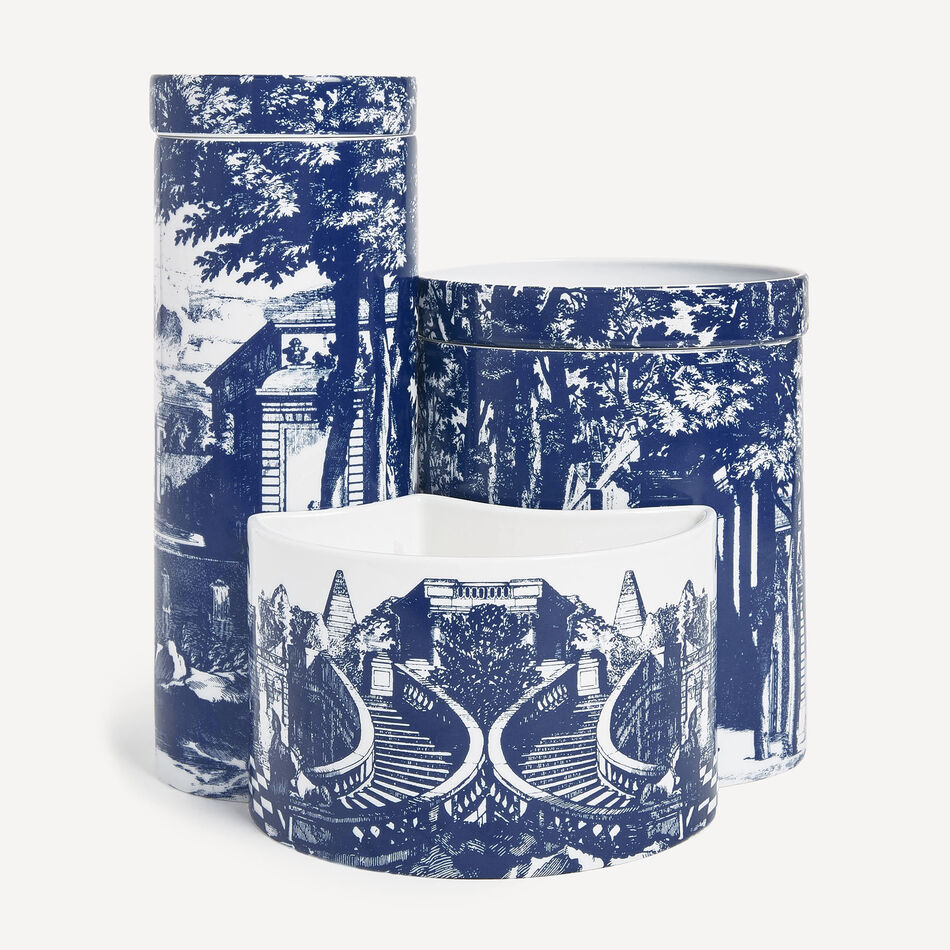 FORNASETTI NEL MENTRE Set of three scented Candles - Giardino Settecentesco - Giardino Segreto Fragrance Blue/White FPTRI126YGSFOR23BLU